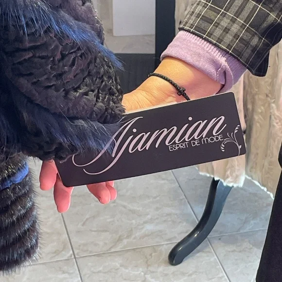 Fur coat - Picture 2 of 4